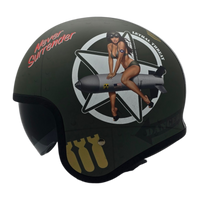 Casco V8 Bombas Fuera