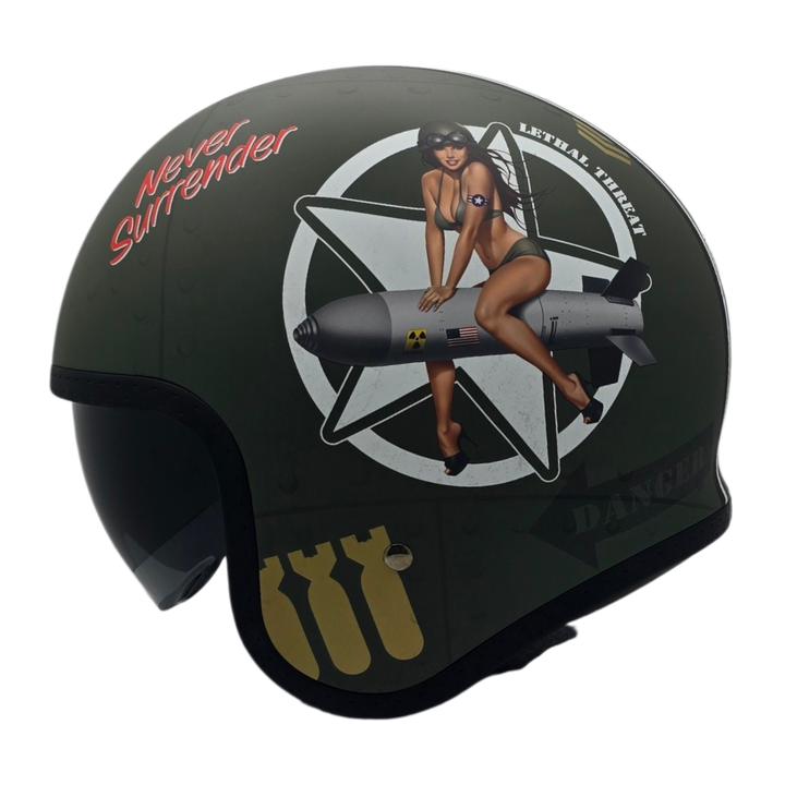 Casco V8 Bombas Fuera