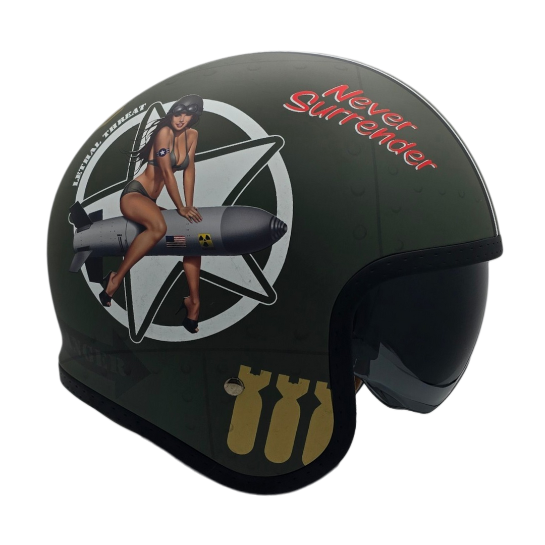 Casco V8 Bombas Fuera